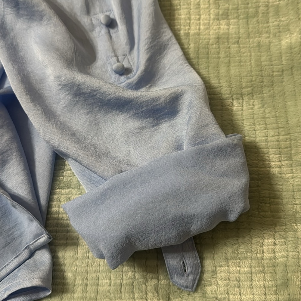 Express Women’s Light Blue Slim Portofino Shirt Size Large - Picture 4 of 4